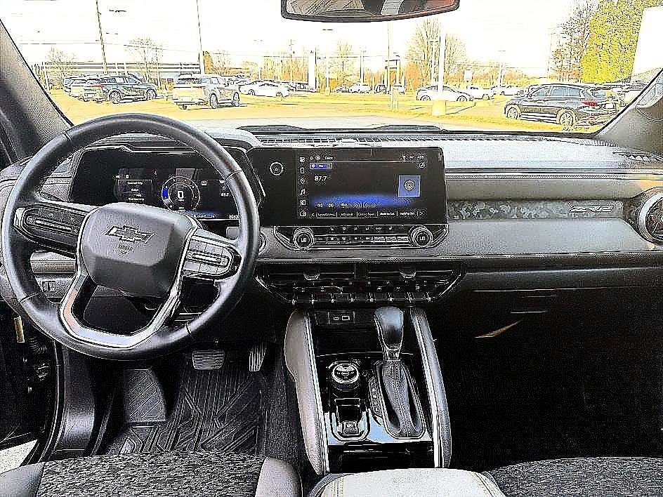 Used 2024 Chevrolet Colorado ZR2 w/ Technology Package image 19