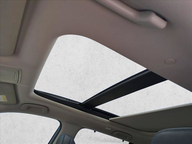 Used 2024 Honda Pilot Touring image 15