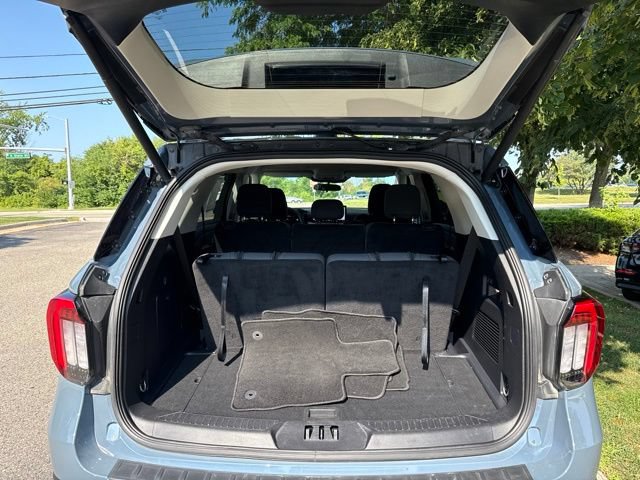 Used 2025 Ford Explorer Active AWD/4WD image 13