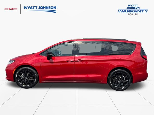 Used 2025 Chrysler Pacifica Limited FWD image 2