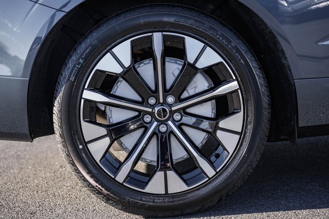 New 2026 Volvo XC60 B5 Ultra w/ Protection Package Premier image 18