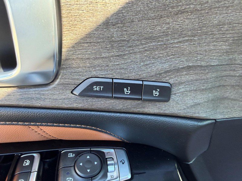 Used 2023 Kia Sorento SX Prestige AWD/4WD image 21