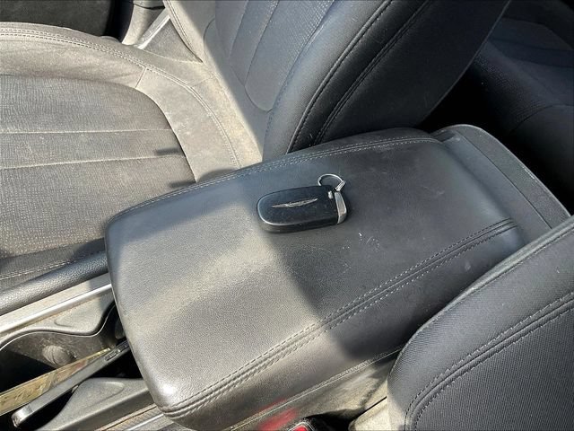 Used 2016 Chrysler 200 Limited FWD image 34