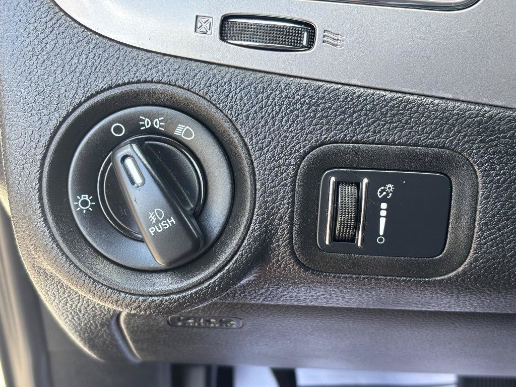 Used 2015 Dodge Journey Crossroad w/ Flexible Seating Group FWD image 16