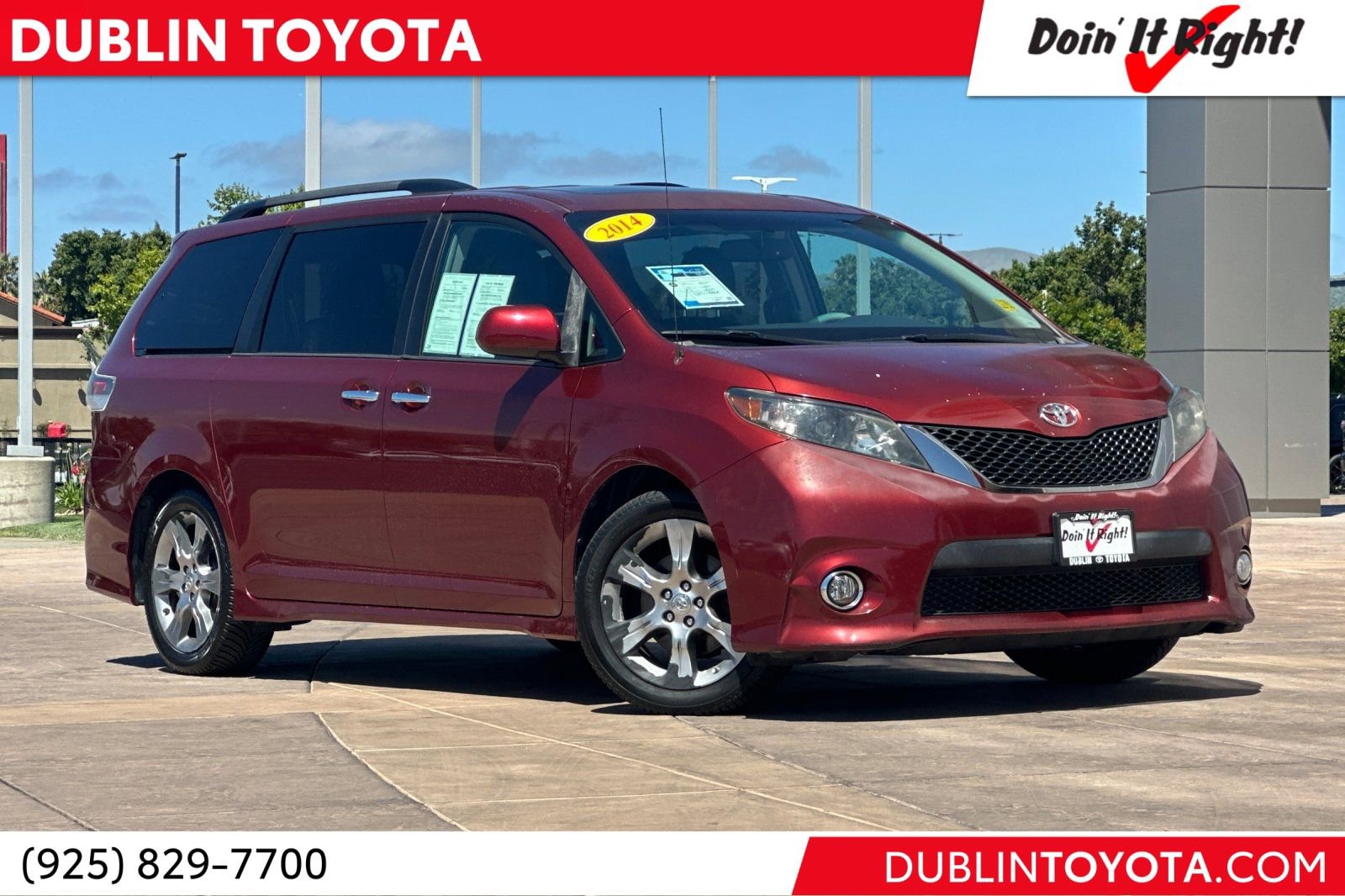 Used 2014 Toyota Sienna SE FWD image 1