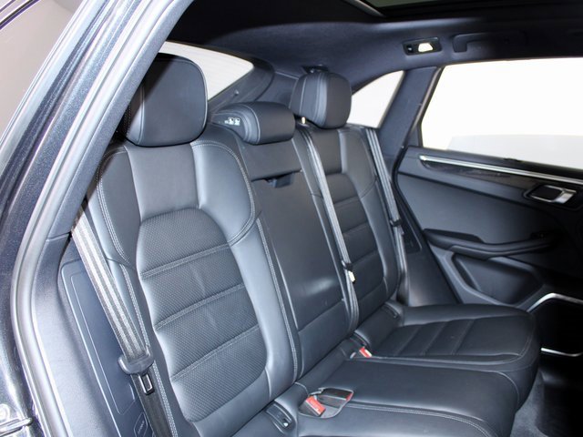 Used 2024 Porsche Macan GTS image 27