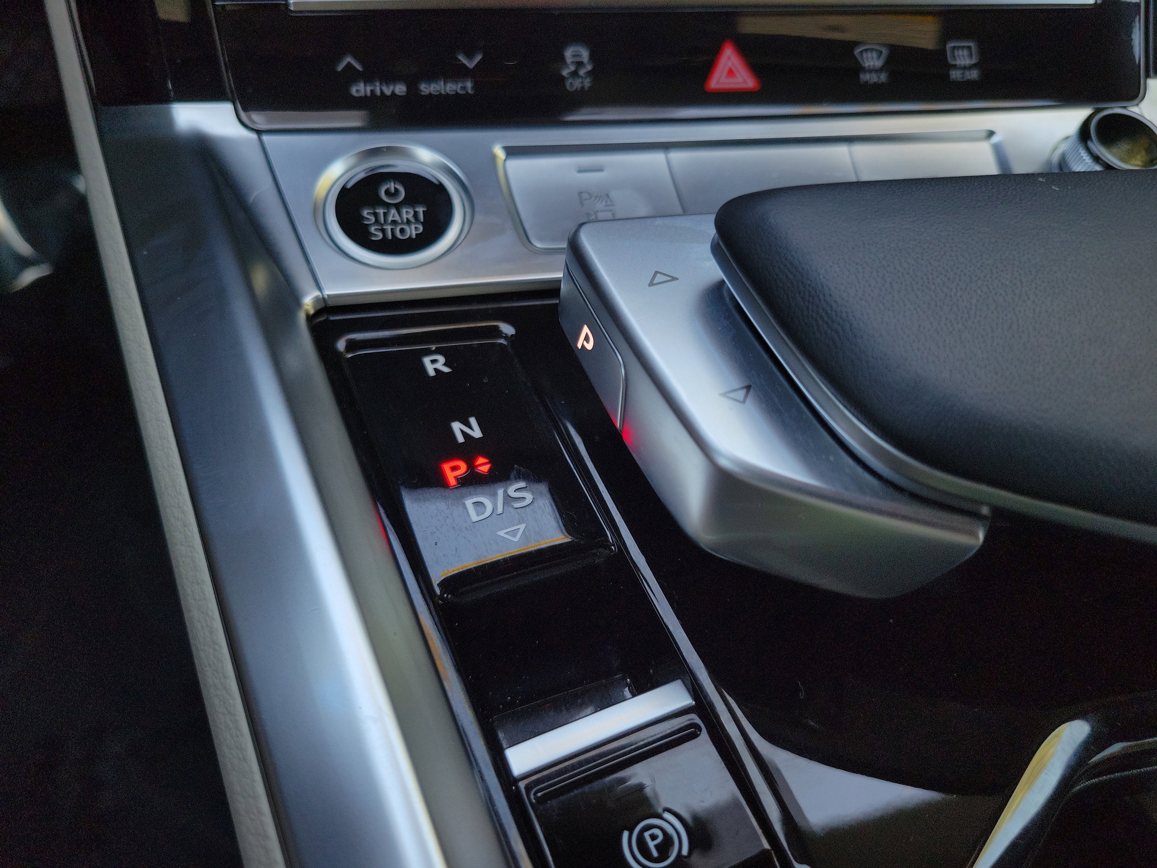 Used 2024 Audi Q8 e-tron Premium Plus w/ Premium Plus Package AWD/4WD image 26