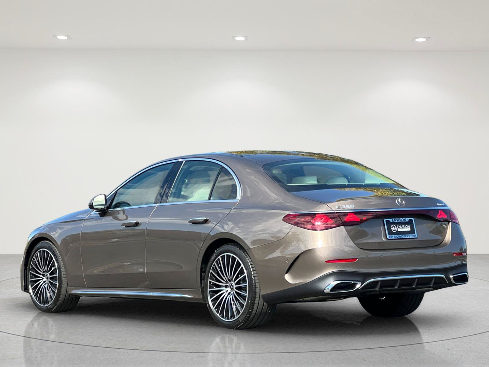New 2027 Mercedes-Benz E 350 4MATIC Sedan image 3