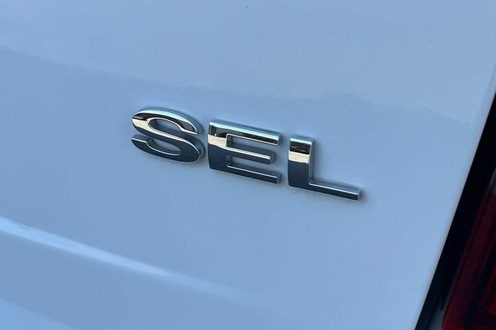 Used 2014 Ford Edge SEL w/ Equipment Group 205A FWD image 17