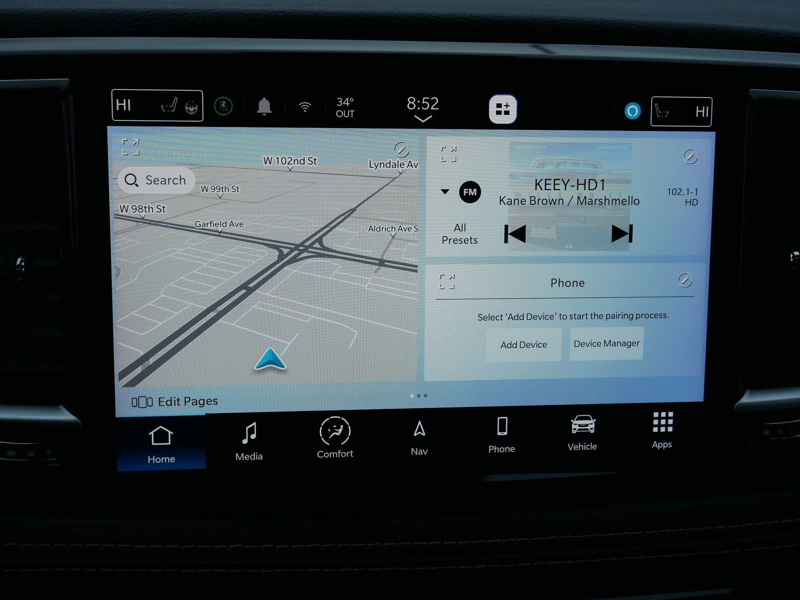 Used 2023 Chrysler Pacifica Limited image 25