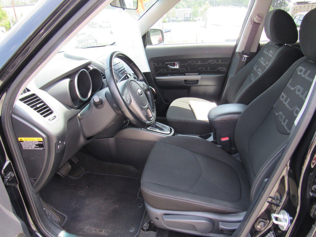 Used 2013 Kia Soul + image 7