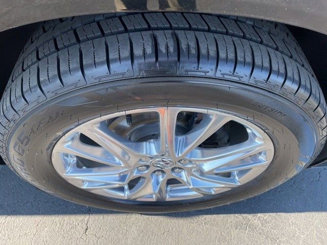 Used 2023 Buick Enclave Essence w/ Experience Buick Package image 30