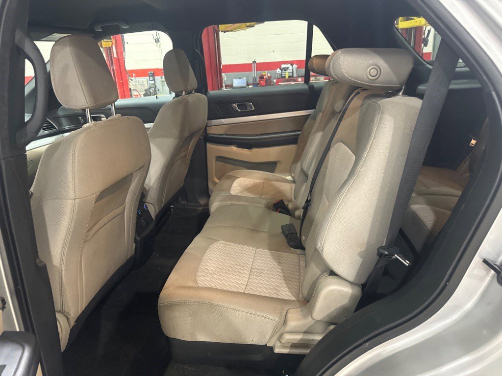 Used 2018 Ford Explorer FWD image 11