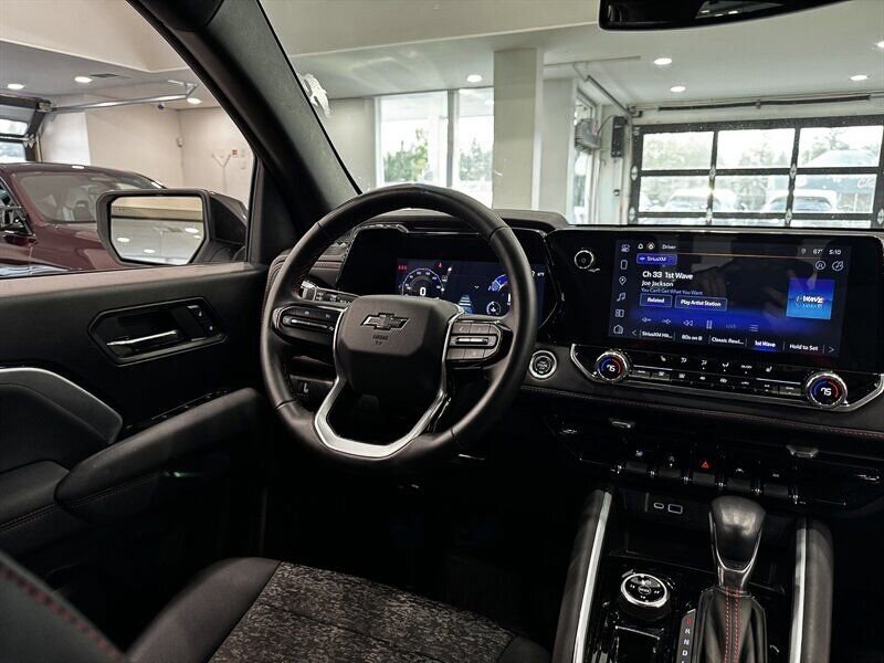 Used 2024 Chevrolet Colorado Z71 w/ Z71 Convenience Package 2 image 19