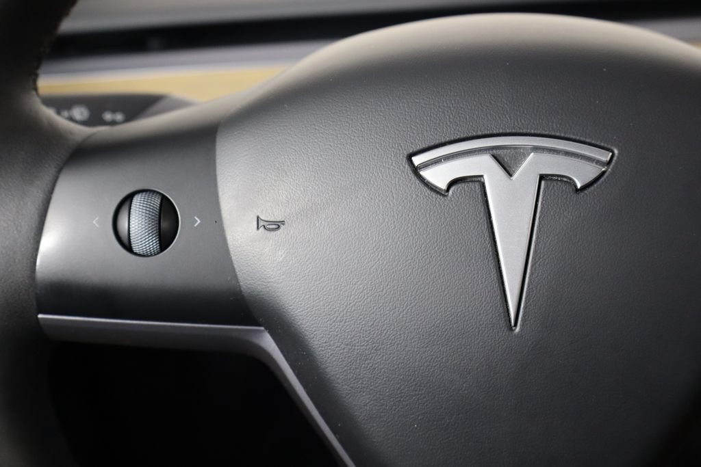 Used 2024 Tesla Model Y Long Range AWD/4WD image 8