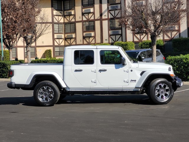 New 2026 Jeep Gladiator Sport AWD/4WD image 3