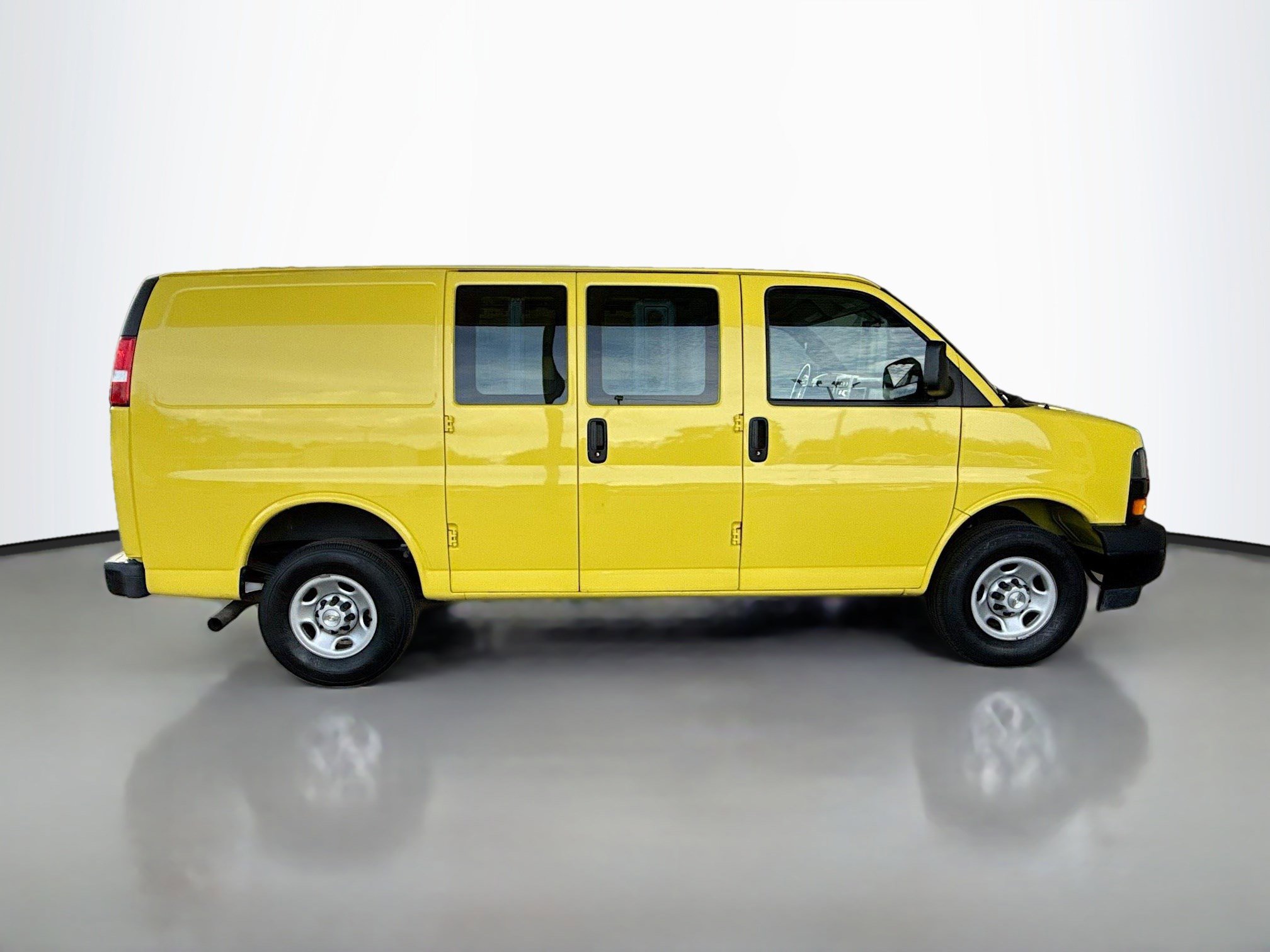 Used 2023 Chevrolet Express 2500 w/ Driver Convenience Package image 11