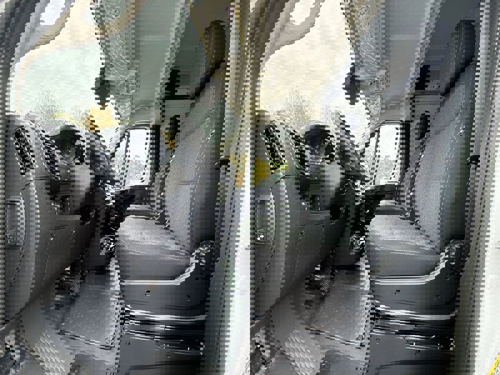 Used 2025 RAM ProMaster 2500 w/ Storage Group image 16