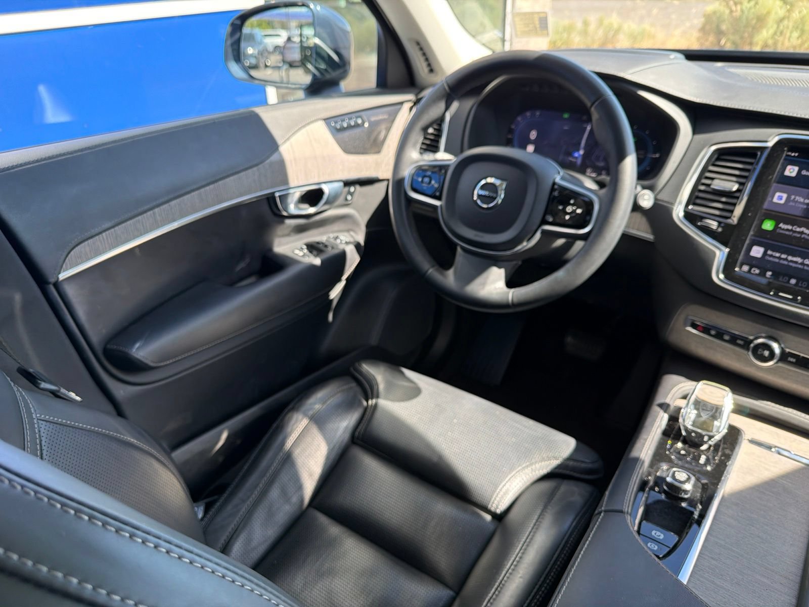 Used 2023 Volvo XC90 T8 Ultimate w/ Protection Package Premier AWD/4WD image 12