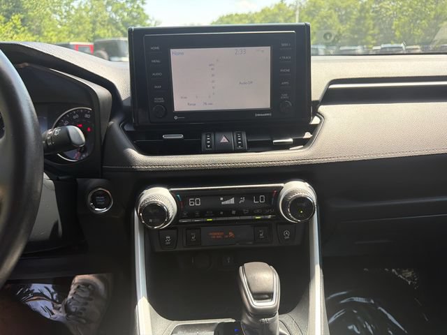 Used 2020 Toyota RAV4 XLE Premium AWD/4WD image 32