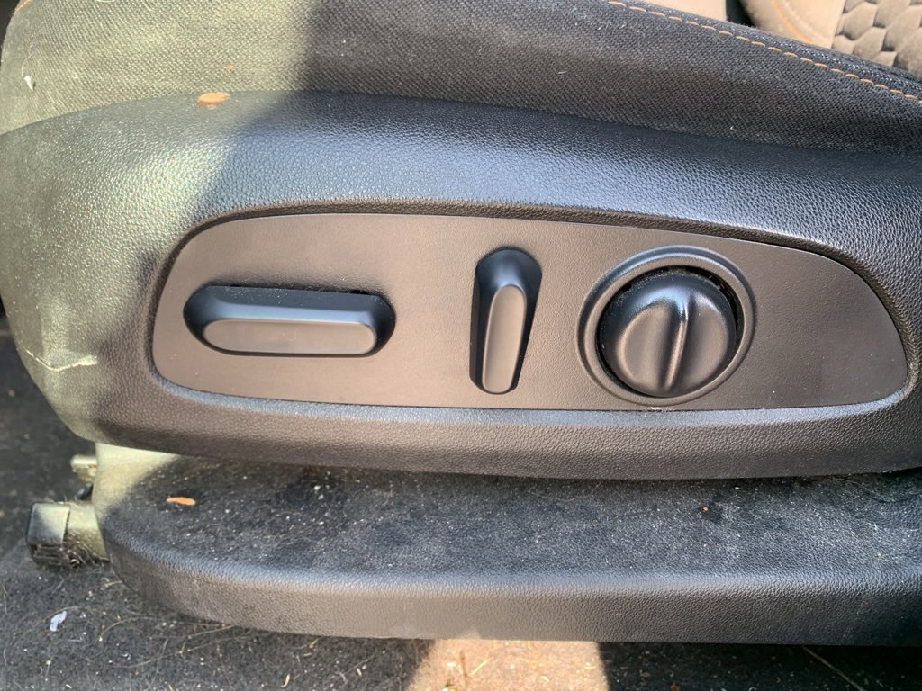 Used 2018 Chevrolet Equinox LT image 23