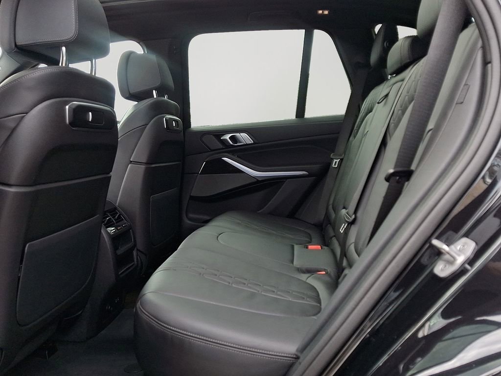 Used 2024 BMW X5 xDrive40i w/ M Sport Package image 8
