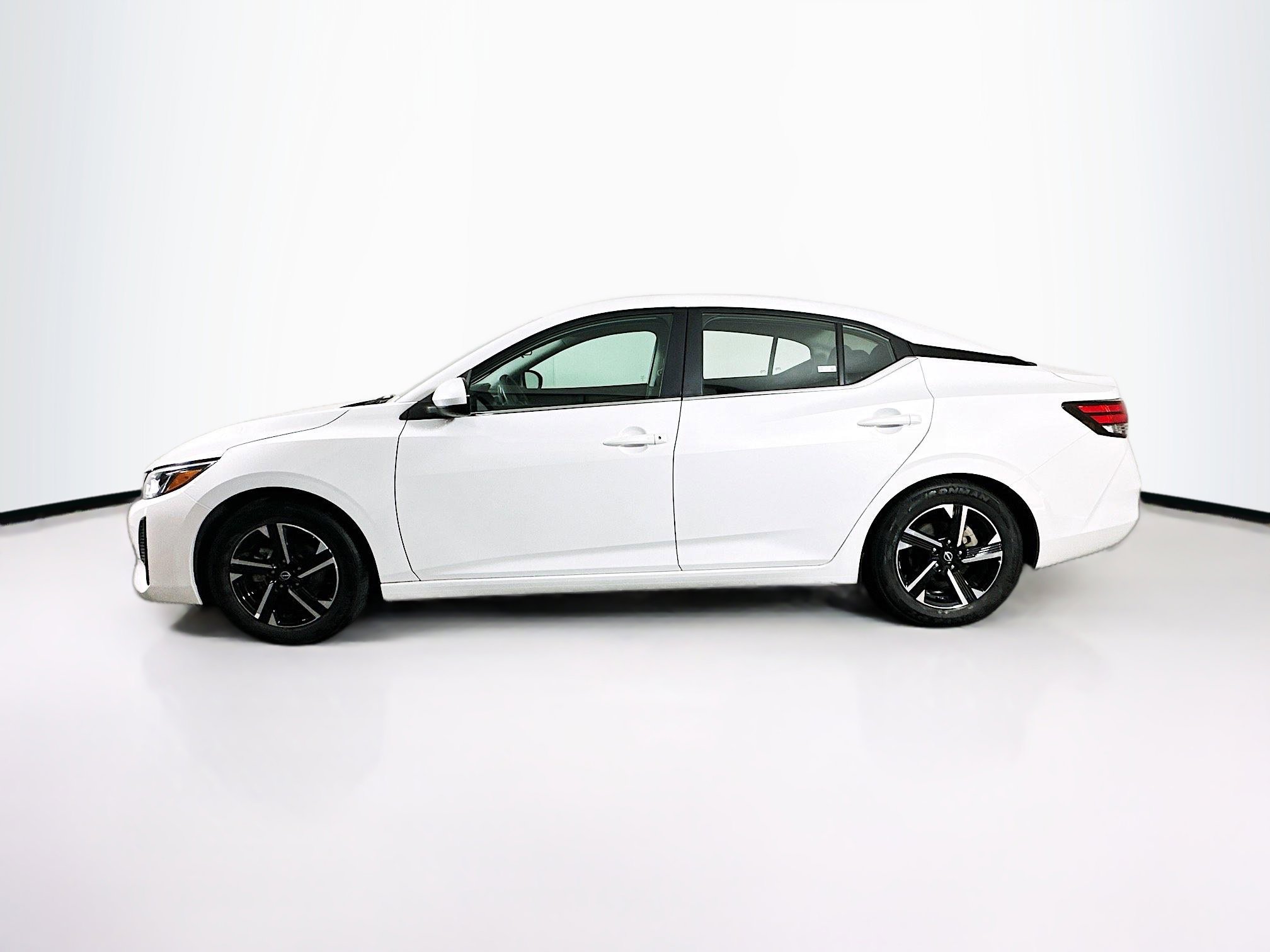 Used 2024 Nissan Sentra SV image 4