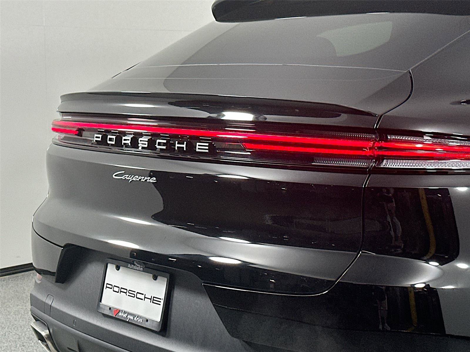 Certified 2026 Porsche Cayenne Coupe AWD/4WD image 17