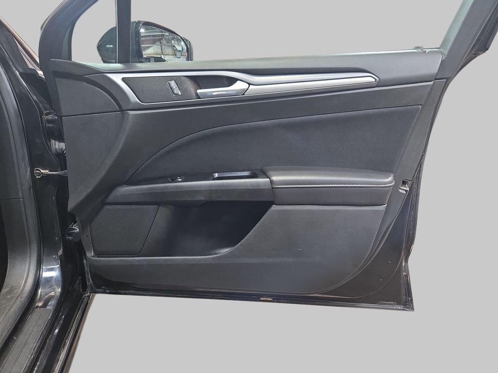 Used 2014 Ford Fusion SE image 11