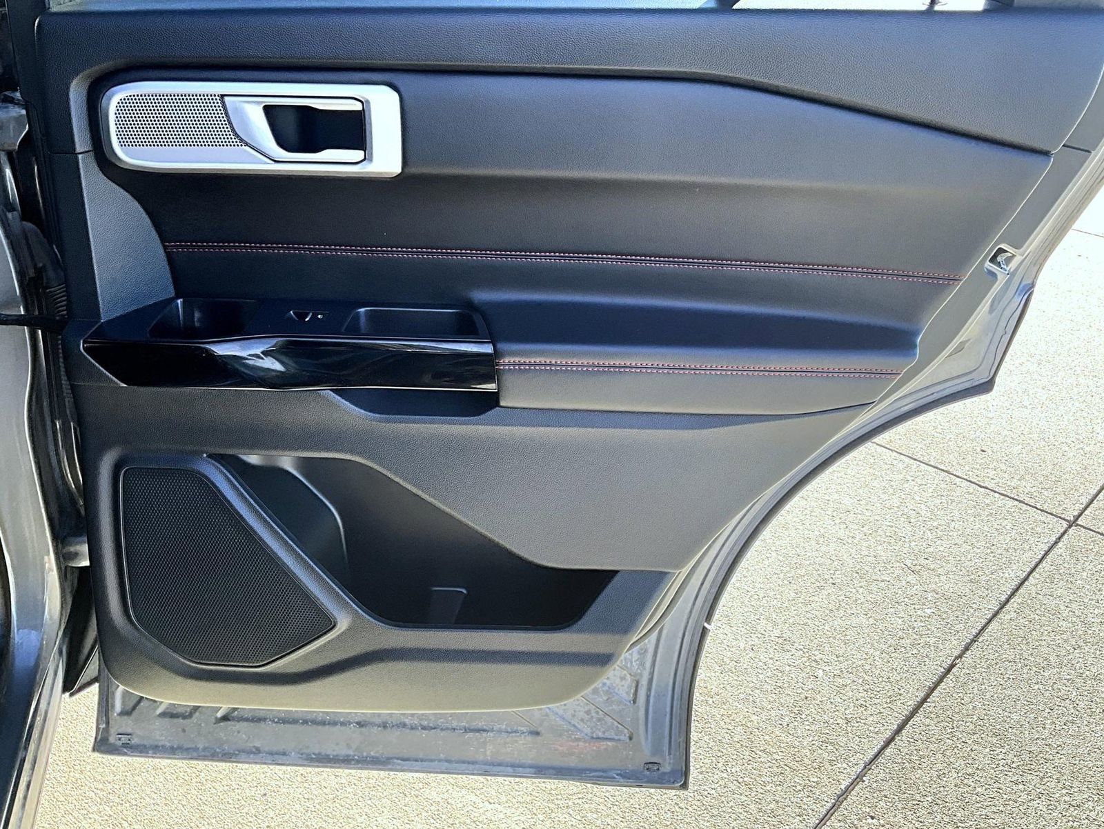 Used 2023 Ford Explorer ST-Line w/ Class IV Trailer Tow Package image 18