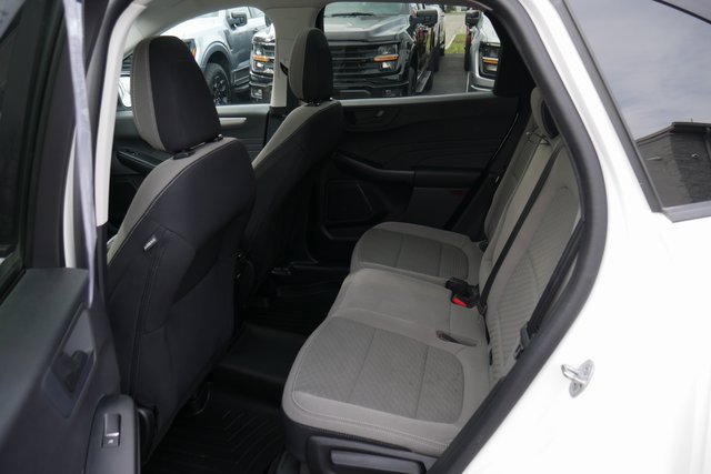 Used 2022 Ford Escape SE w/ SE Sport Appearance Package image 26