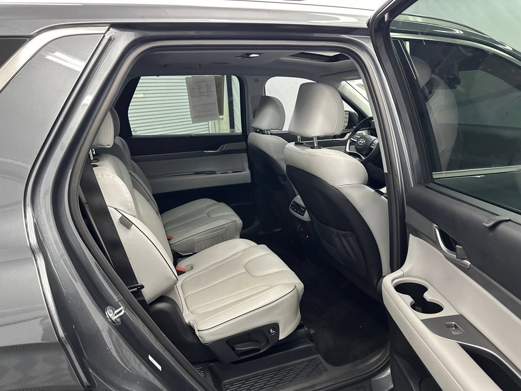 Used 2025 Hyundai Palisade SEL FWD image 17