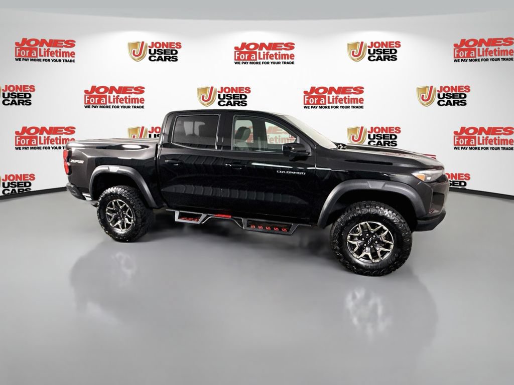 Used 2025 Chevrolet Colorado ZR2 w/ Technology Package AWD/4WD image 18