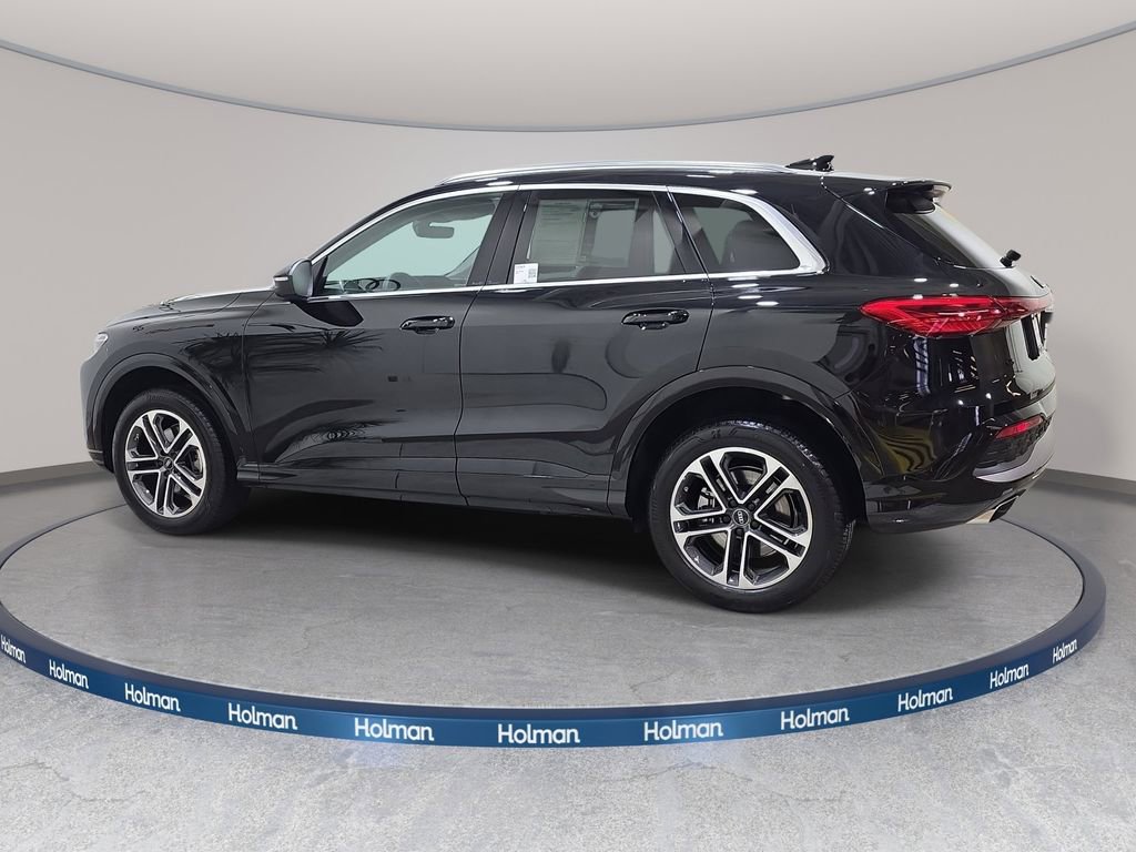 Used 2025 Audi Q5 Premium w/ Convenience Package image 9