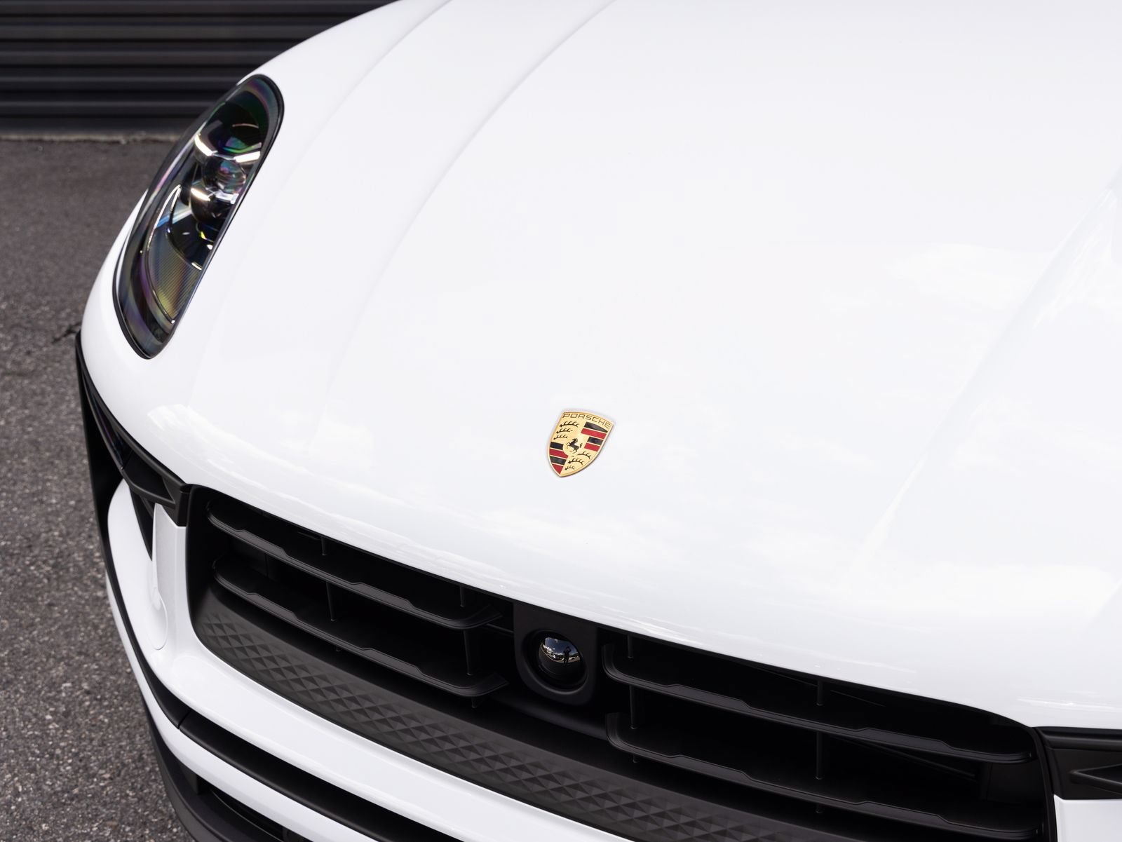 Certified 2026 Porsche Macan AWD/4WD image 10