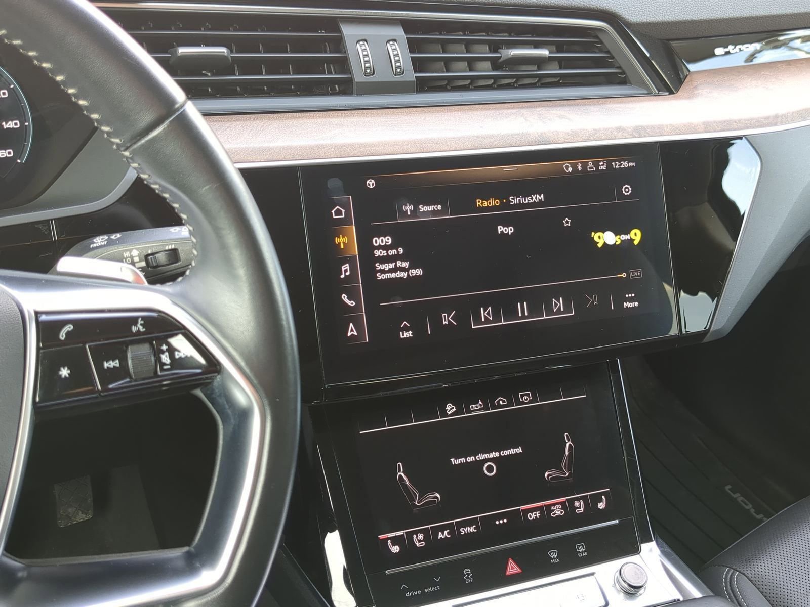 Used 2019 Audi e-tron Premium Plus image 32