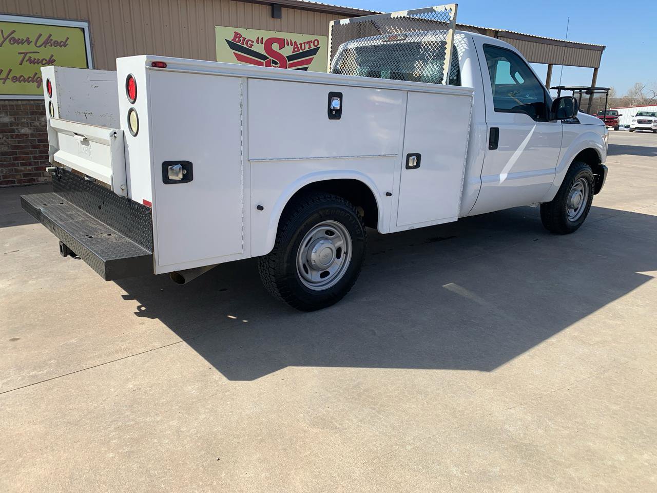 Used 2015 Ford F250 XL image 2