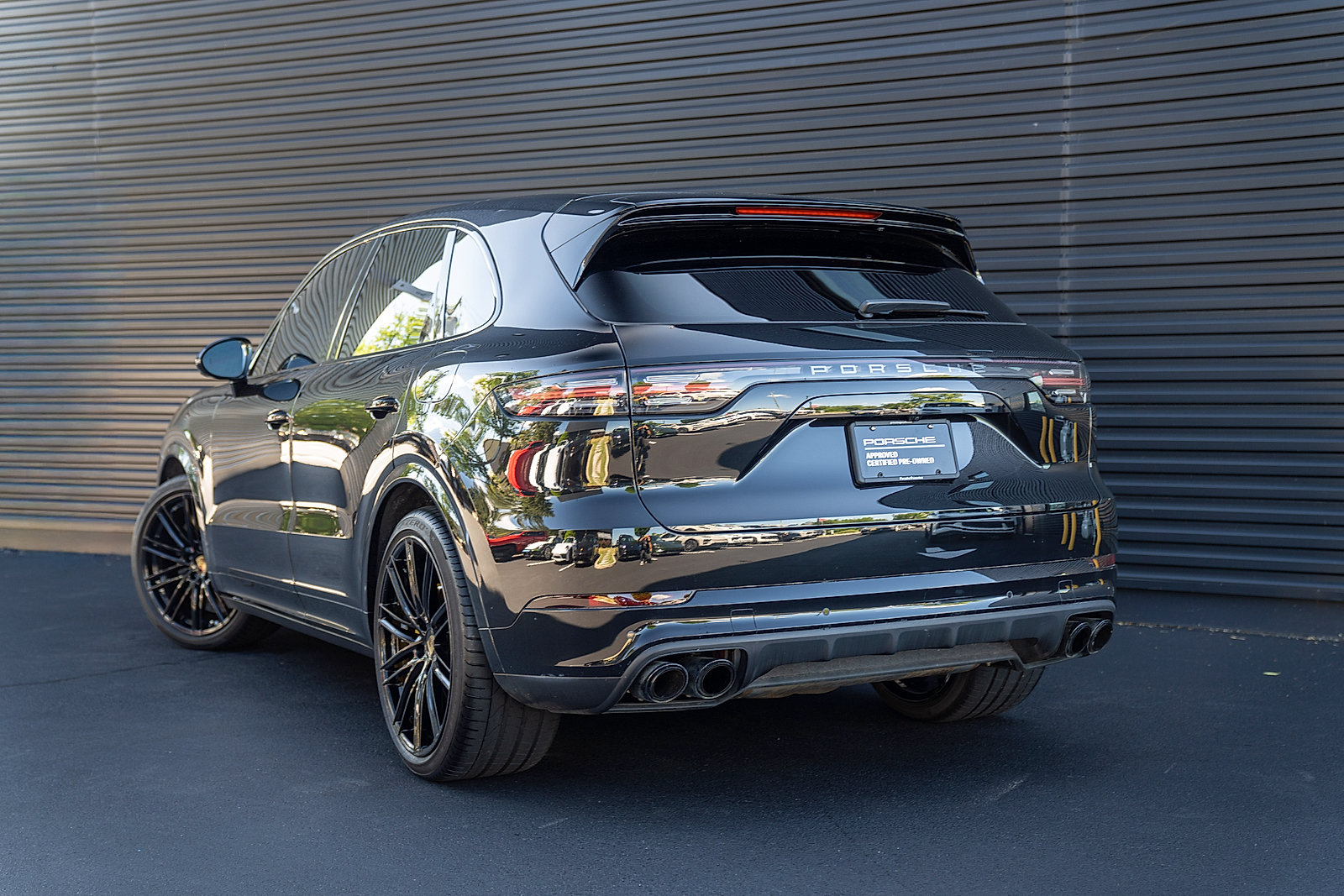 Certified 2023 Porsche Cayenne Turbo S AWD/4WD image 3