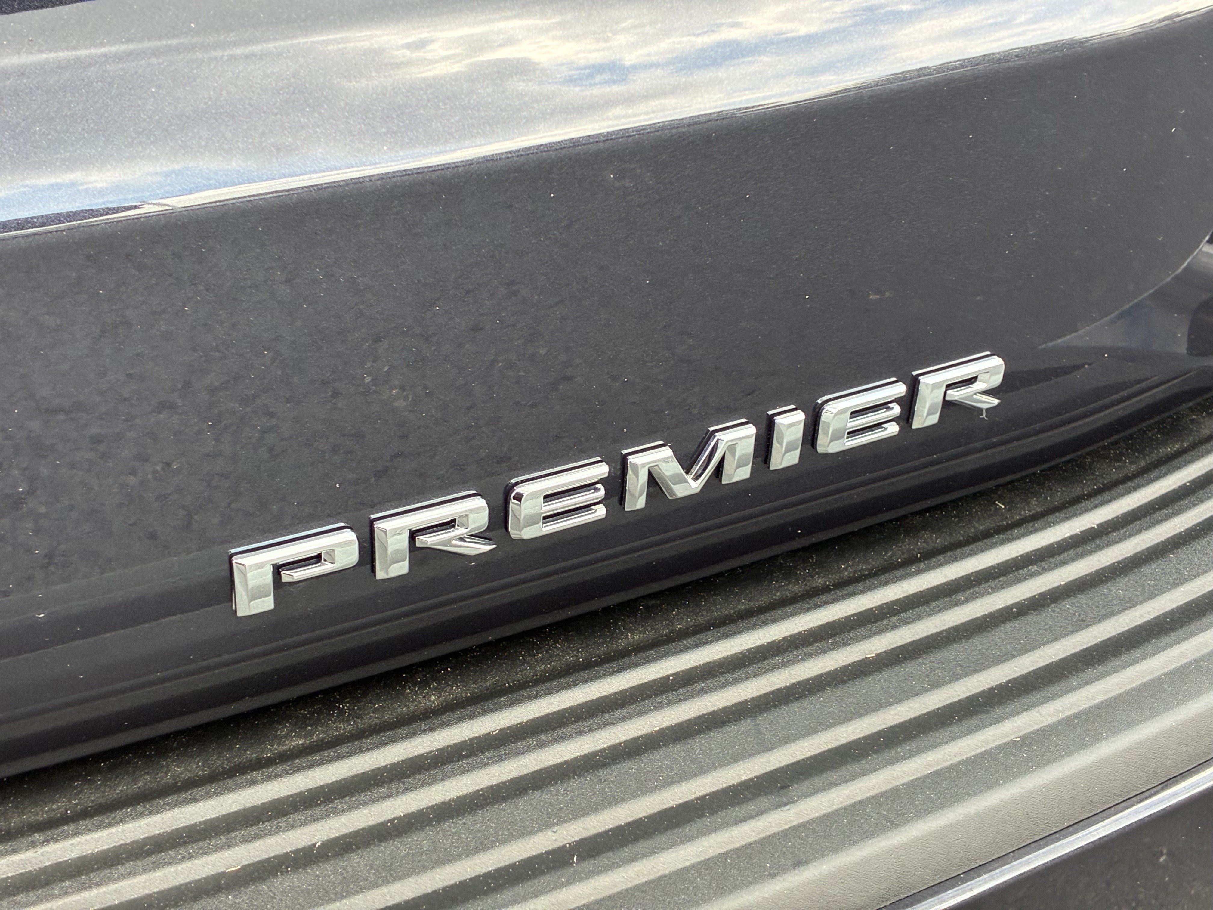 Used 2025 Chevrolet Tahoe Premier w/ Sun And Tow Package AWD/4WD image 12