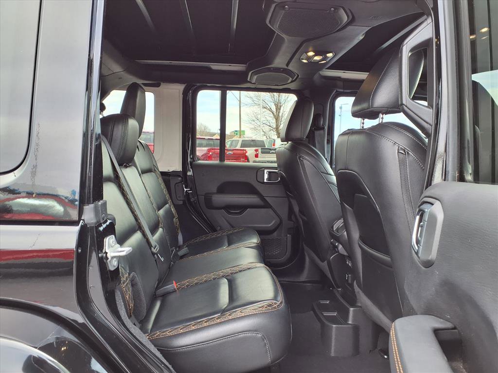 Used 2022 Jeep Wrangler Unlimited Sahara AWD/4WD image 25