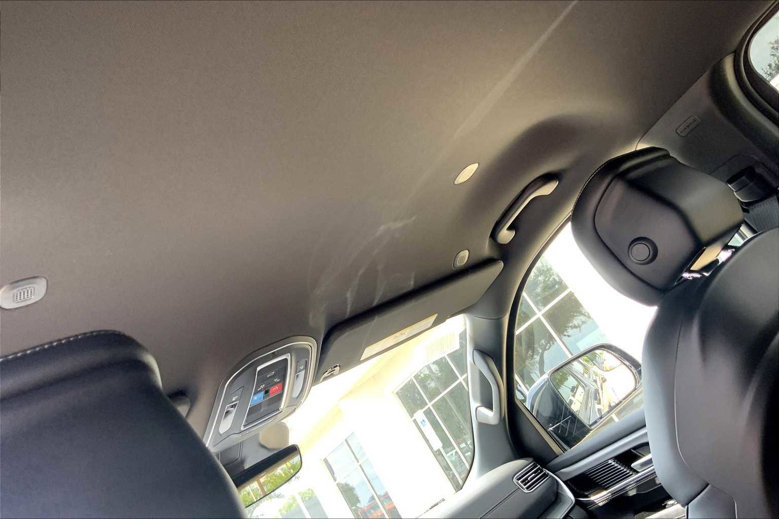 New 2025 Jeep Wagoneer 4WD w/ Convenience Group I image 17