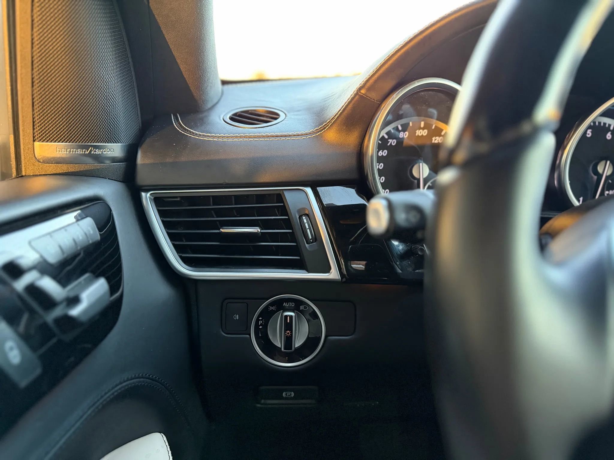 Used 2015 Mercedes-Benz GL 550 4MATIC image 17