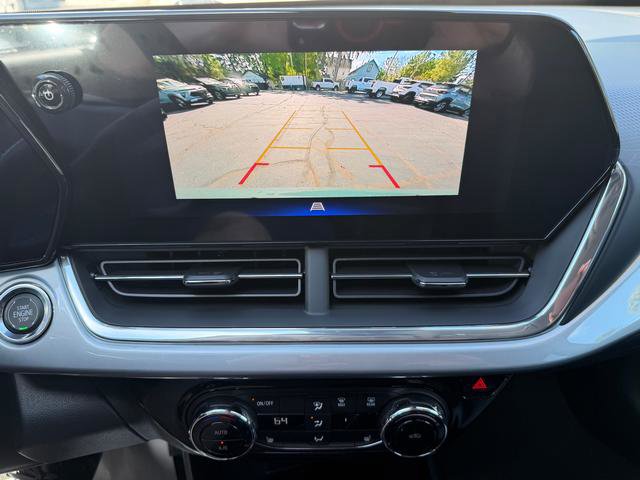 New 2025 Chevrolet Trax LT w/ LT Convenience Package image 17