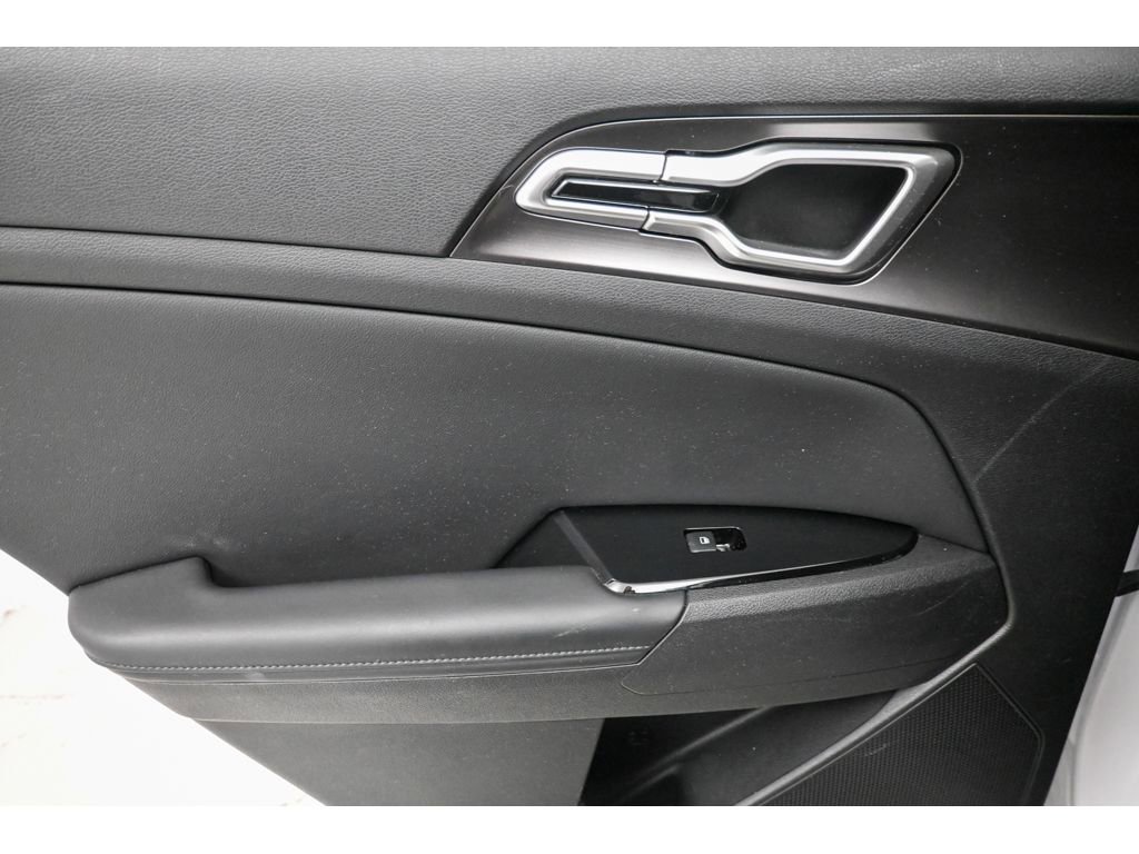 Used 2023 Kia Sportage EX image 25