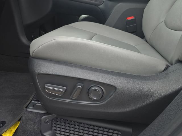 Used 2025 Toyota Sienna XLE image 30