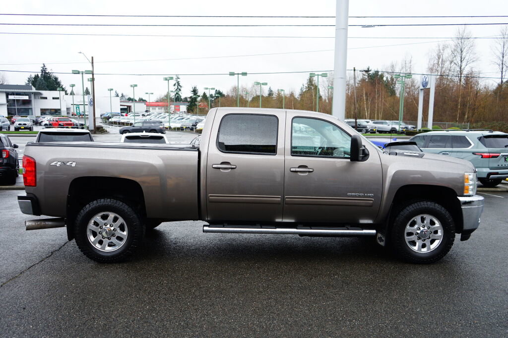 Used 2013 Chevrolet Silverado 3500 LTZ image 6