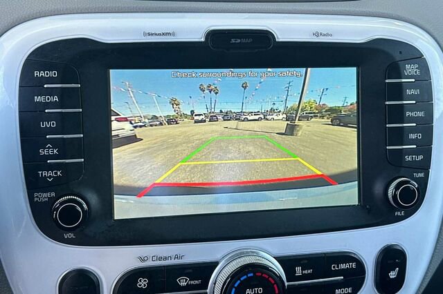 Used 2015 Kia Soul EV image 19