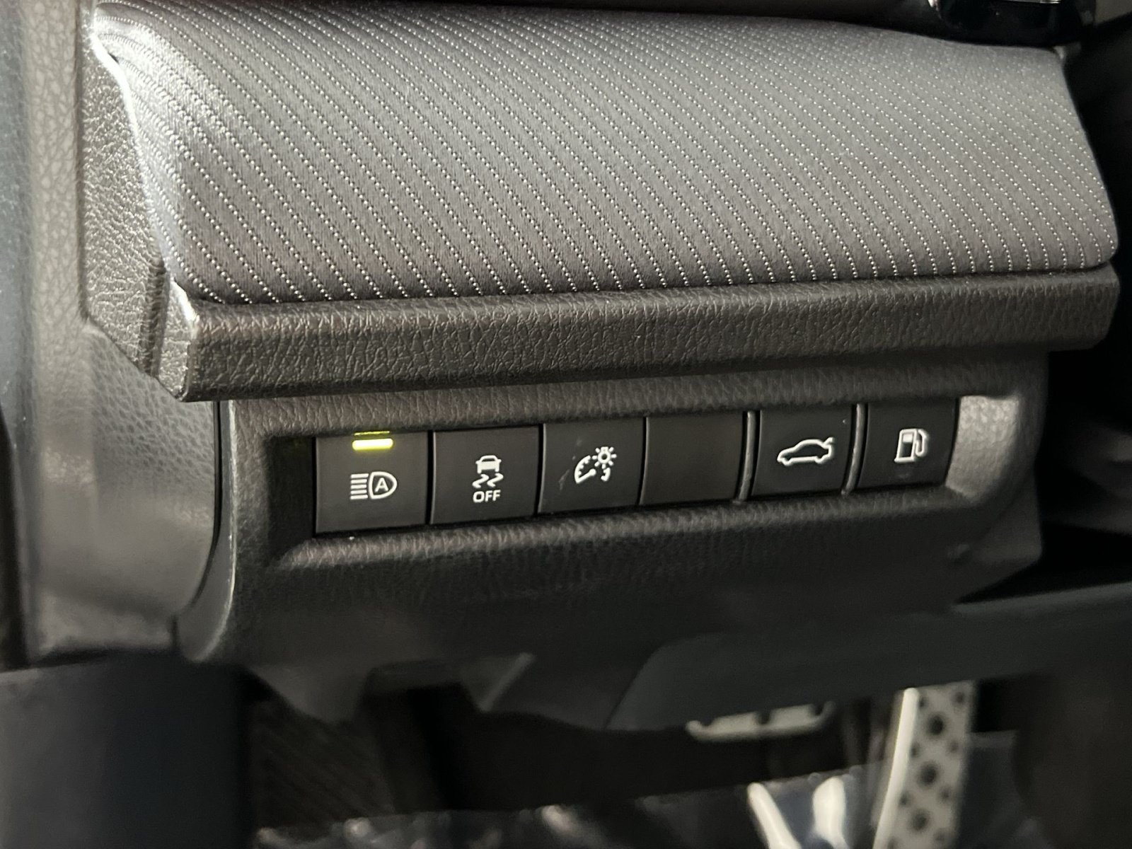 Used 2025 Toyota Camry SE FWD image 32