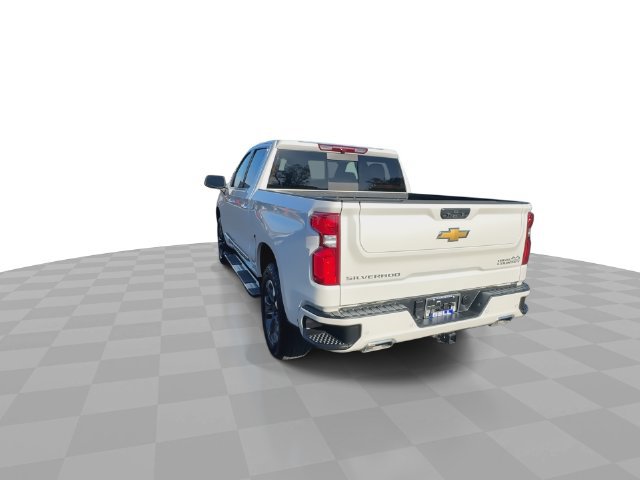 Certified 2025 Chevrolet Silverado 1500 High Country w/ Z71 Off-Road Package AWD/4WD image 6