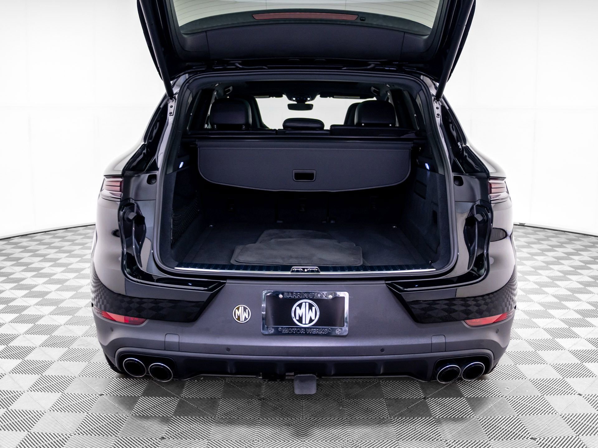Used 2024 Porsche Cayenne S image 30